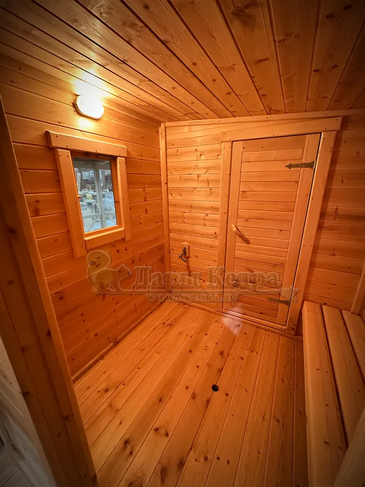Каркасно-щитовая баня из кедра «Макси» с верандой